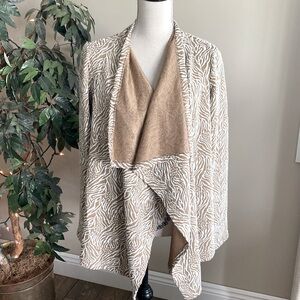 Kut From the Kloth Lightweight Wrap Size M